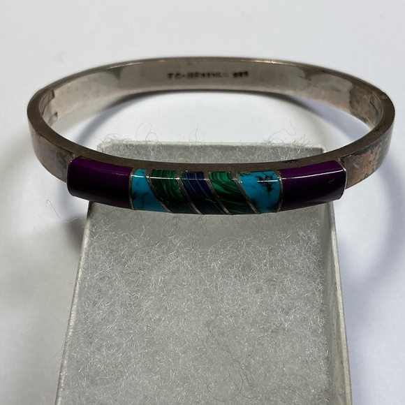 Taxco Sterling Silver Hinged Bracelet with multi color inlay. 2 3/8 inch across - Picture 3 of 8